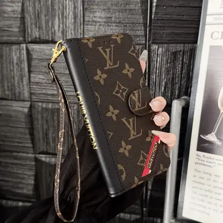アイフォーン17プラス gucci グッチ カバー 
