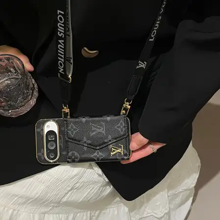アイフォーンiphone17plus スマホケース gucci グッチ 