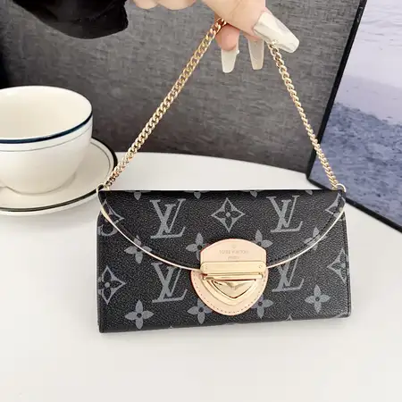 アイフォンiphone17plus 携帯ケース lv風 