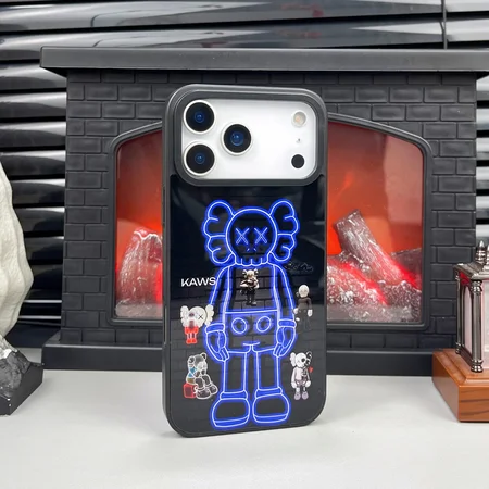アイフォーン17pro max カウズ kaws スマホケース 