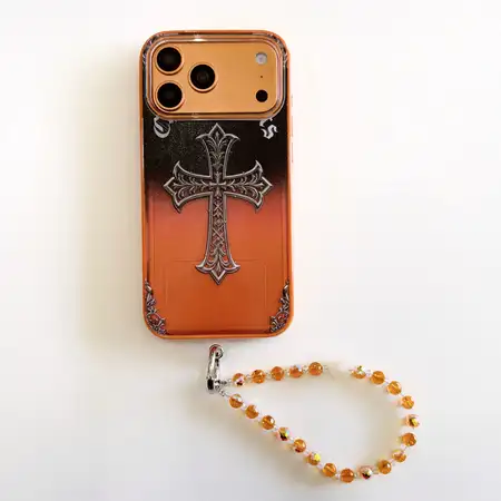 アイフォーン17プラス カバー クロームハーツ風 