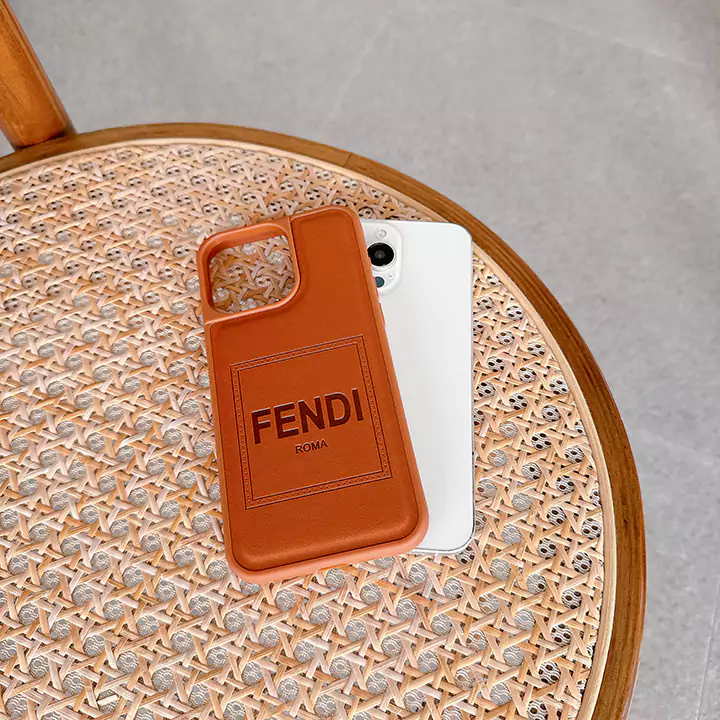 アイフォーン14 fendi カバー 