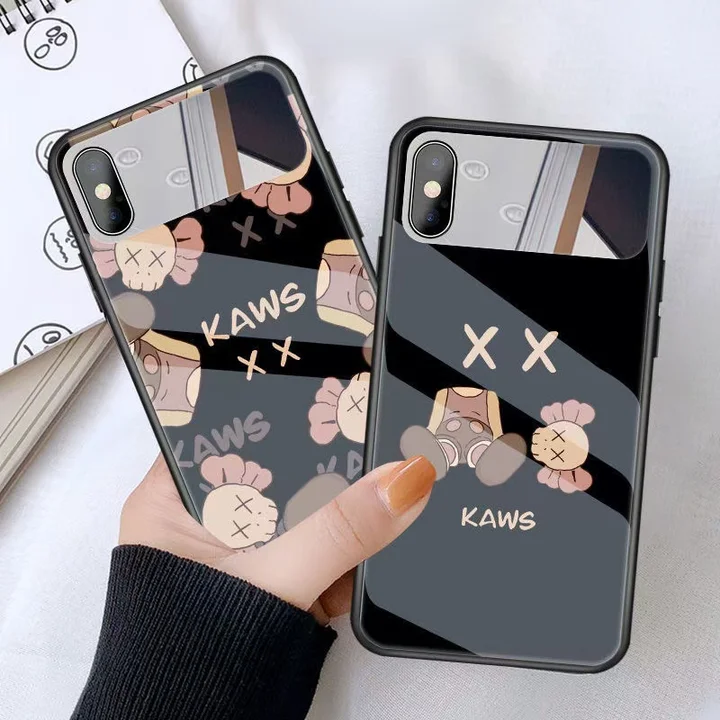 アイホン 15pro カウズ kaws 携帯ケース 