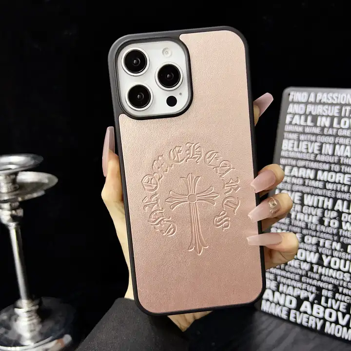 ハイブランド chrome hearts アイフォーン16プロ カバー 