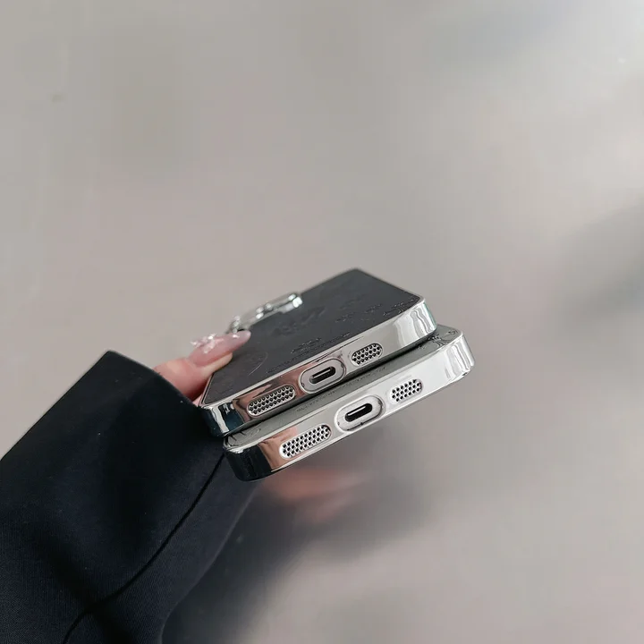 ハイブランド ケース アイホン 14pro chrome hearts 