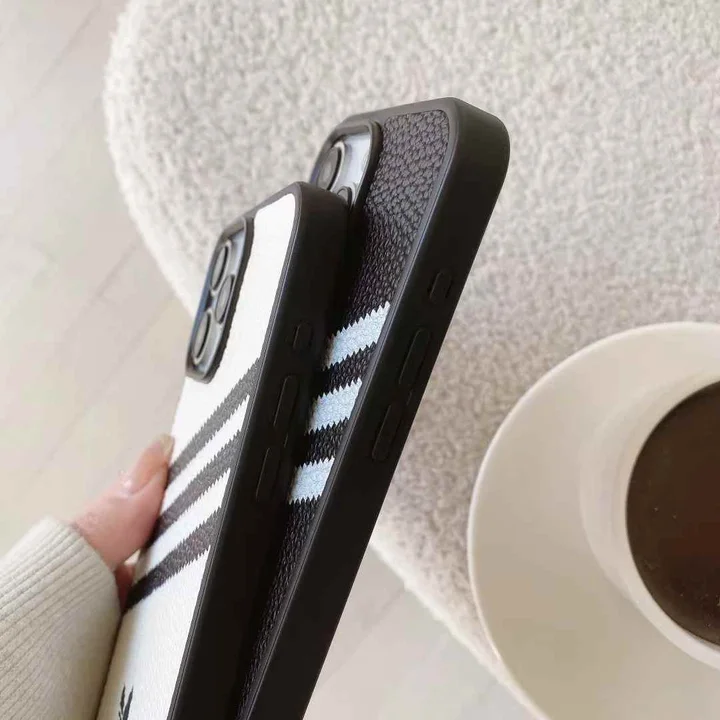 ハイブランド カバー iphone 16プロ max アディダス風 