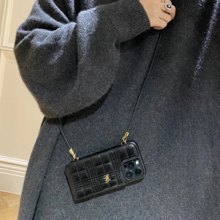 iphone 15 plus ケース burberry風 