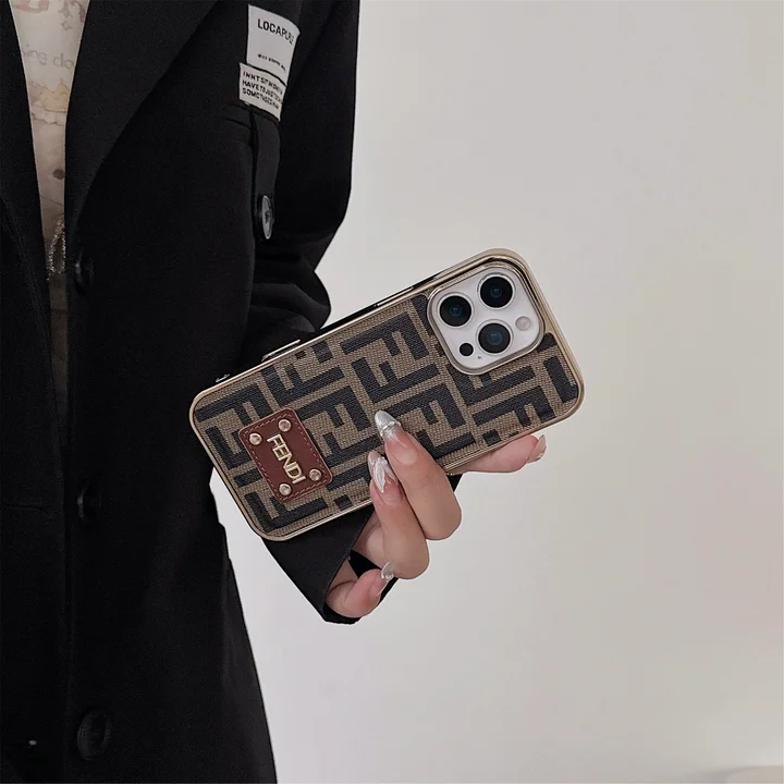 アイフォン17プロ max フェンディ スマホケース 