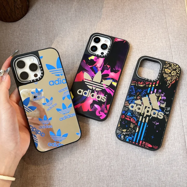 アイフォーン17pro 携帯ケース adidas 
