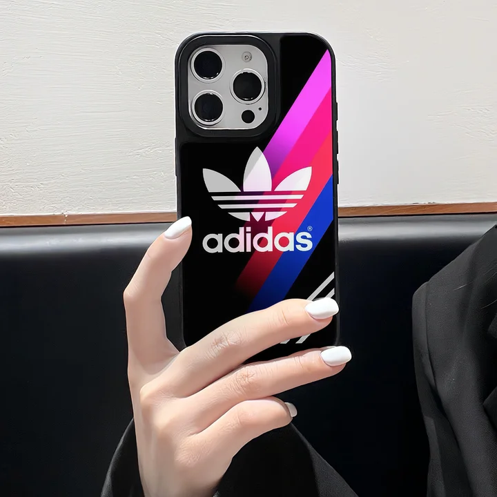 アイフォーン17プラス カバー adidas風 