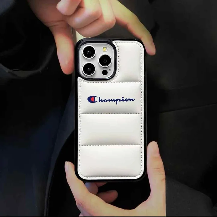 チャンピオン champion  カバー アイホン16 Pro 
