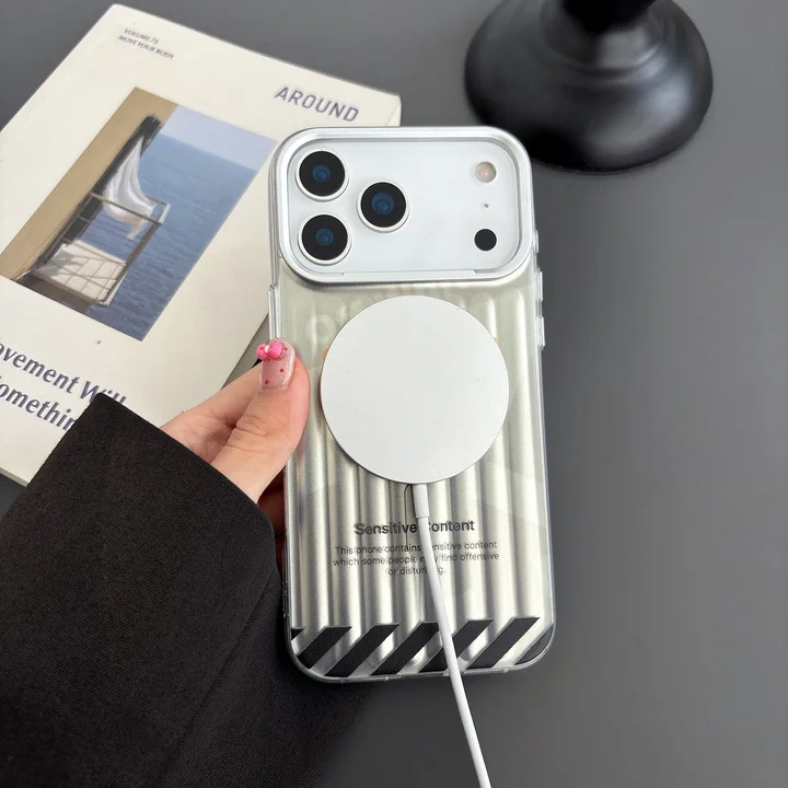 iphone17 オフホワイト風 スマホケース 