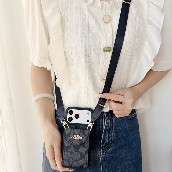 ハイブランド カバー iphoneiphone17プラス コーチ coach  