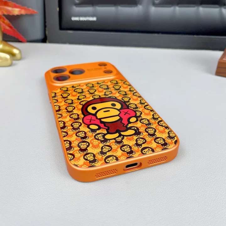 ブランド カバー アイフォン16 