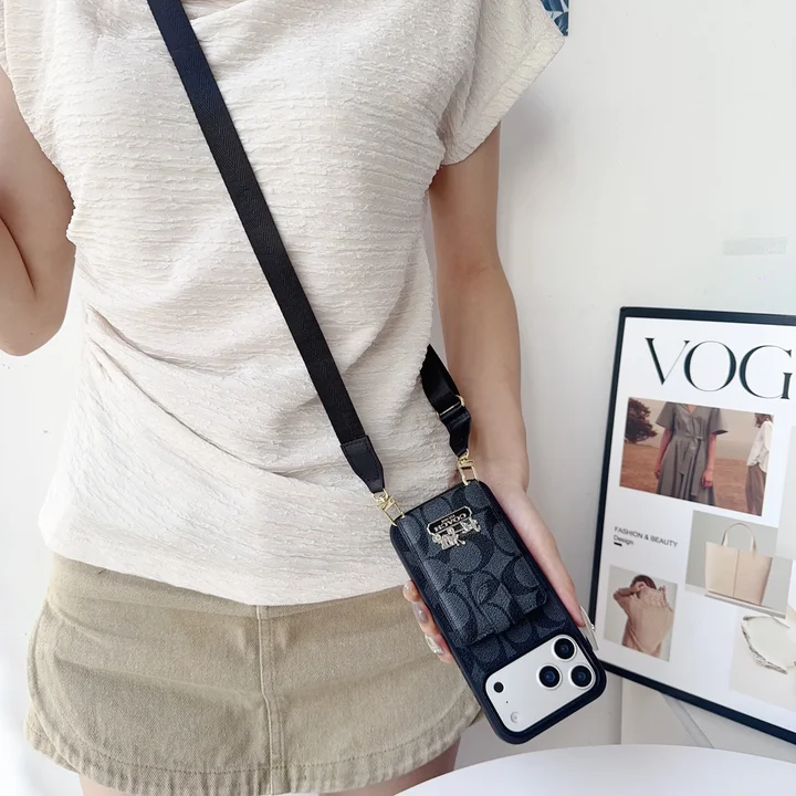 コーチ coach  スマホケース アイフォン17plus 