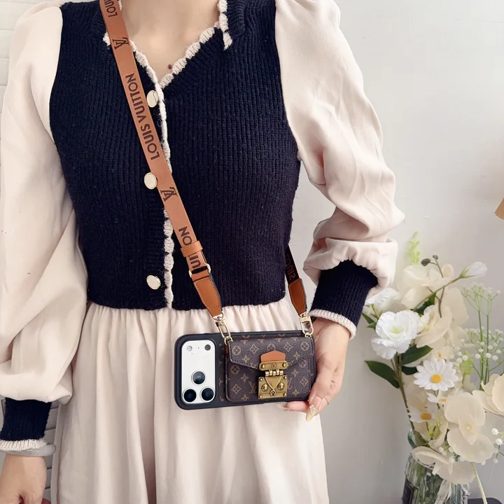 アイフォン17プロ カバー