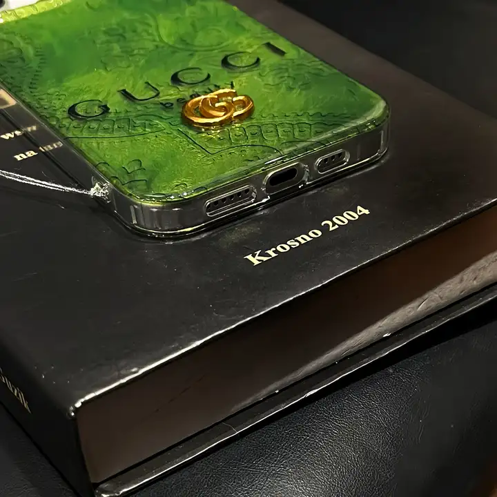 GG カバー アイフォン17 