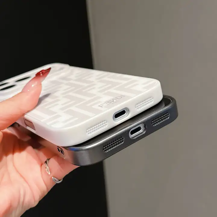 ハイブランド スマホケース iphoneiphone17 