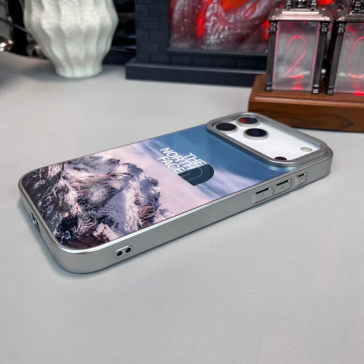 ブランド 携帯ケース アイフォン17 ザ・ノース・フェイス風 