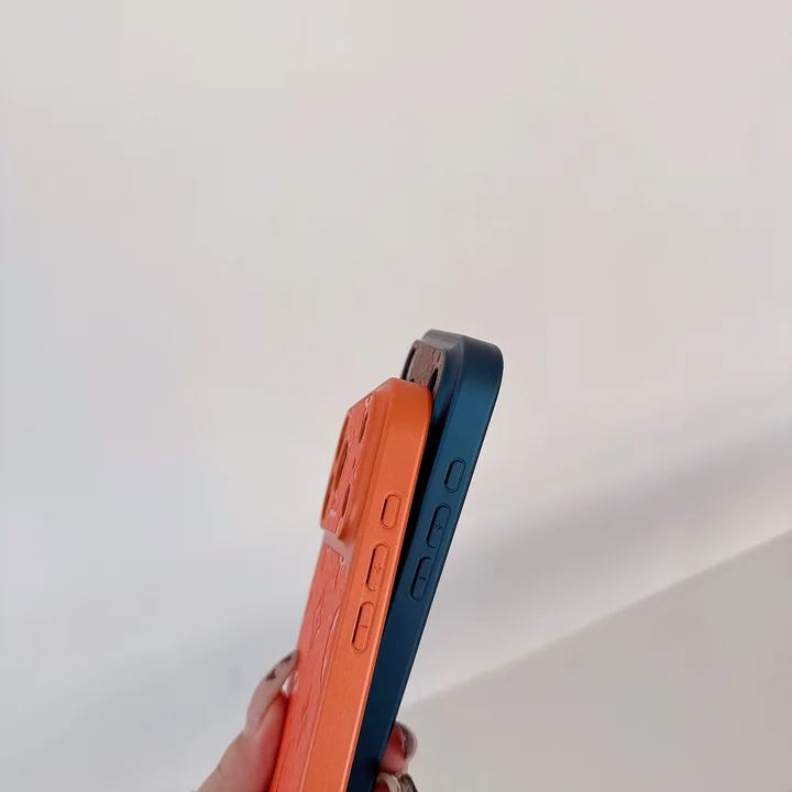 ブランド カバー アイフォーン17 